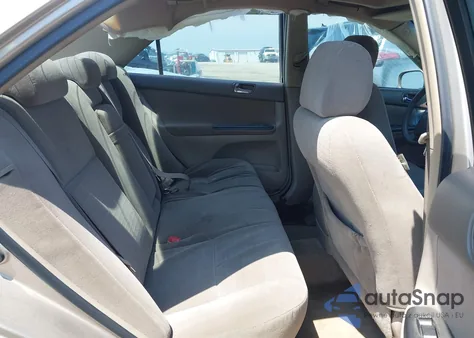 2005 Toyota Camry Le z USA, uszkodzony, nr VIN 4T1BE30K15U579959